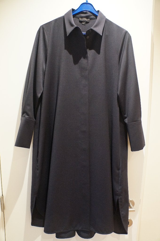 Mooie donkerblauwe hemdjurk van COS (38/40), Vêtements | Femmes, Robes, Taille 38/40 (M), Comme neuf, Enlèvement, Bleu
