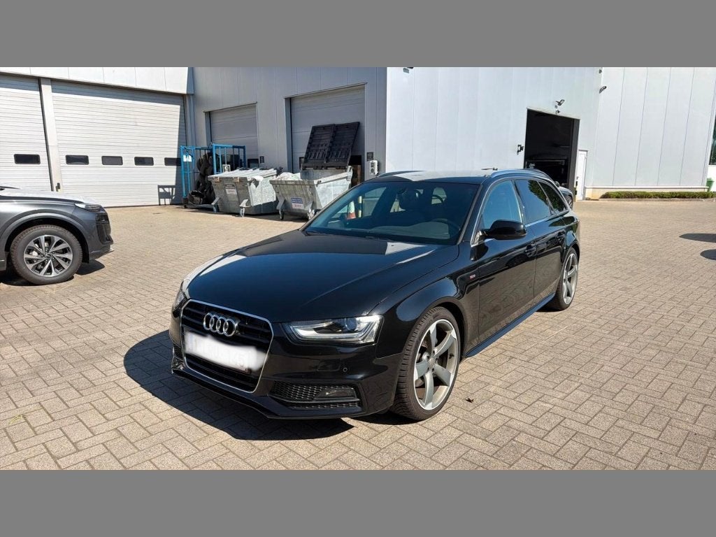 Audi A4 avant s-line, Auto's, Audi, Voorwielaandrijving, Dealer onderhouden, Parkeersensor, Zwart