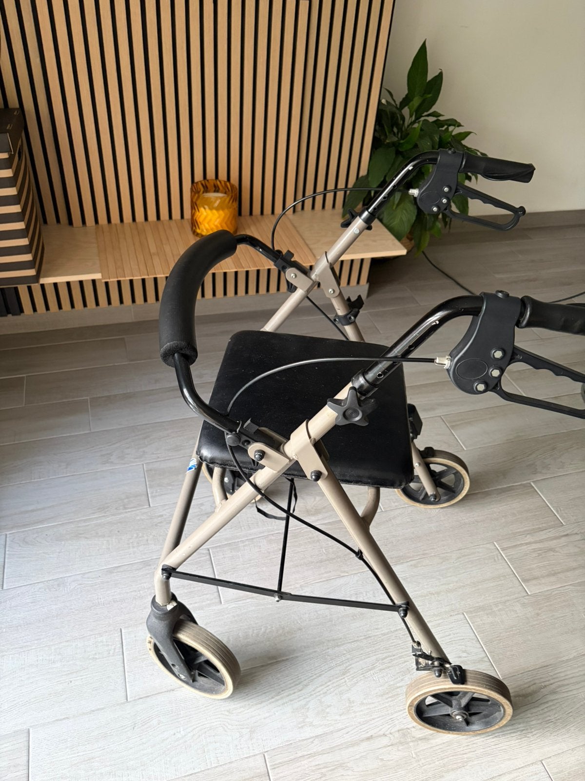Rollator, Diversen, Rollators, Ophalen of Verzenden, Zo goed als nieuw