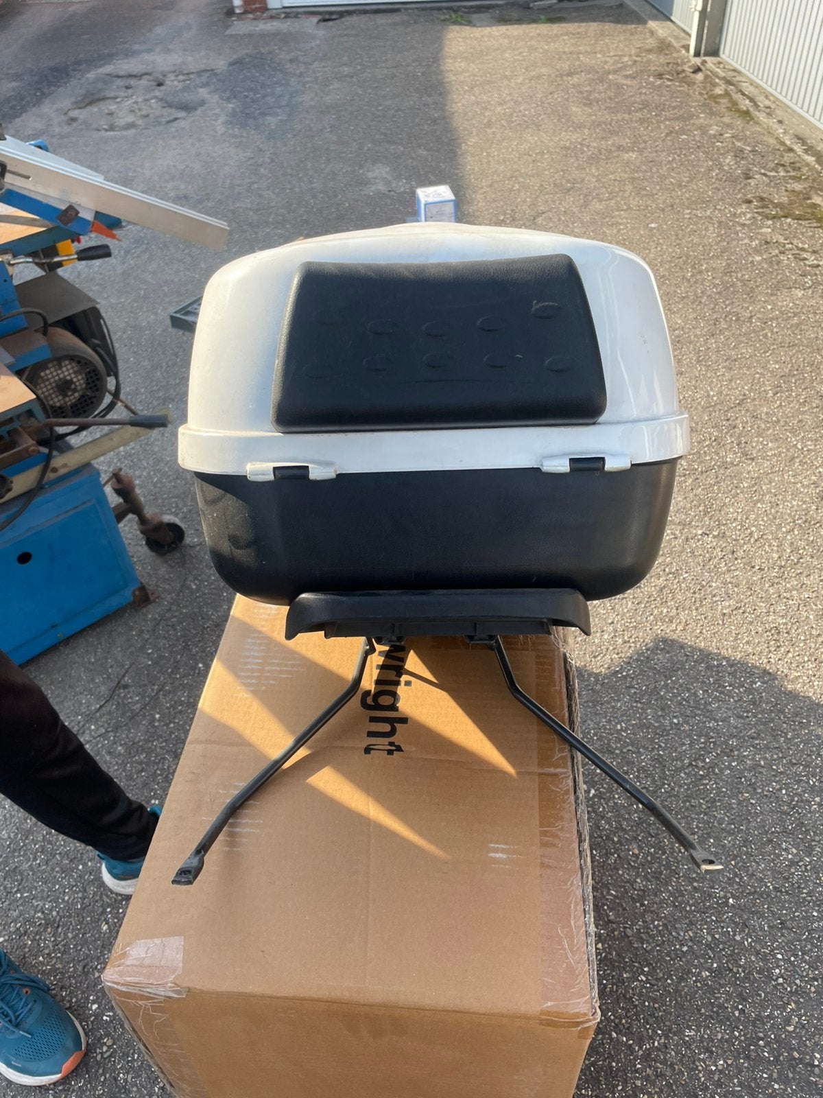 Bagagekoffer voor scooter, komt van een  Sym 125cc12, Motoren, Ophalen, Zo goed als nieuw