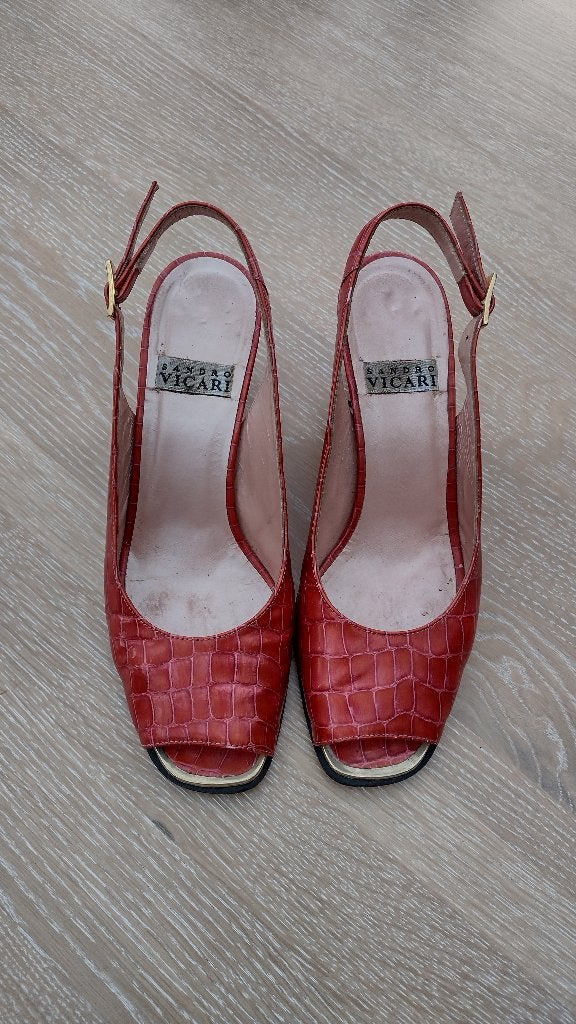 Damesschoenen mt 38, Kleding | Dames, Ophalen of Verzenden, Gedragen, Sandro Vicari, Rood