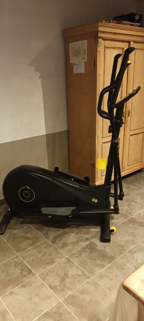 Zelfaandrijvende crosstrainer, Ophalen, Zo goed als nieuw, Benen, Crosstrainer