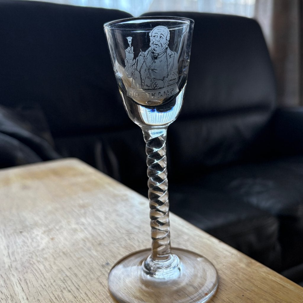 Verre à gin Hulstkamp avec base torsadée, Enlèvement ou Envoi, Comme neuf, Verre ou Verres, Autres marques