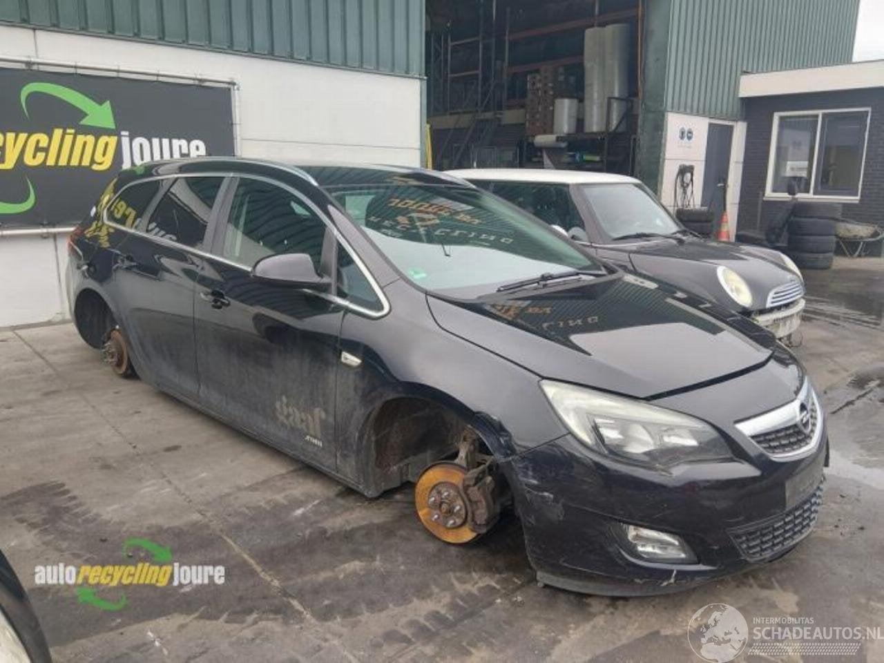 Opel Astra Astra J Sports Tourer (PD8/PE8/PF8) Combi, 2010 /, Stellantis N.V., Webaccessibility@stellantis.com, Taurusavenue 1 ,2132 LS, Hoofddorp, Nederland