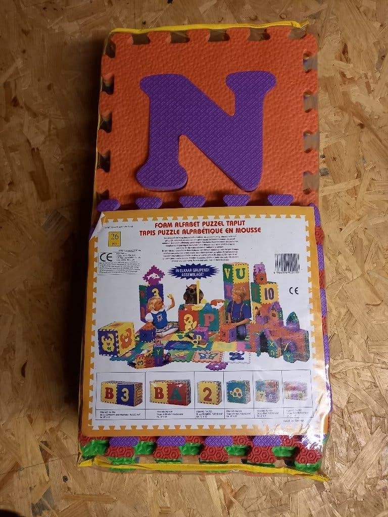 Tapis de mousse lettres, Enlèvement
