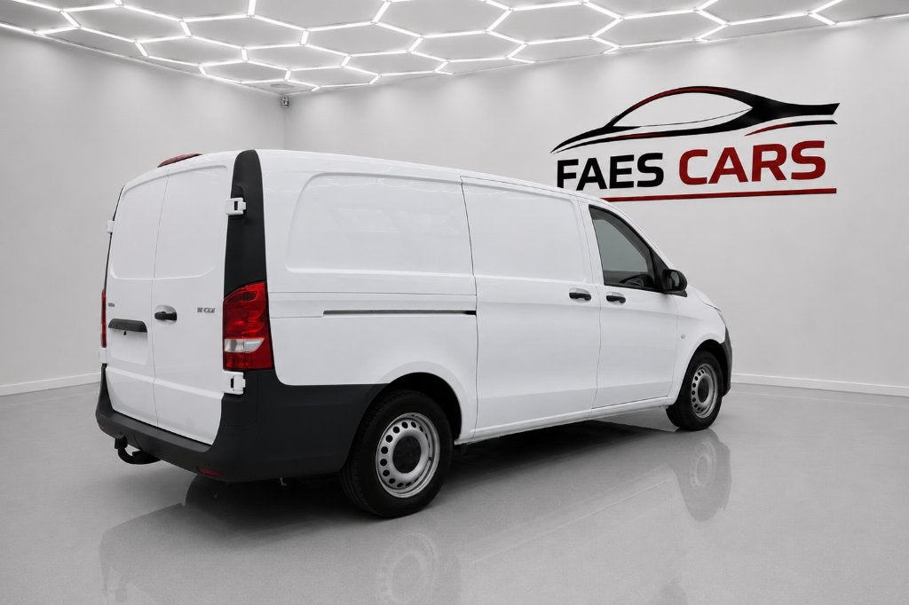 Mercedes Vito compleet ingerichte binnen ruimte, Auto's, Voorwielaandrijving, Dealer onderhouden, Stof, 4 cilinders