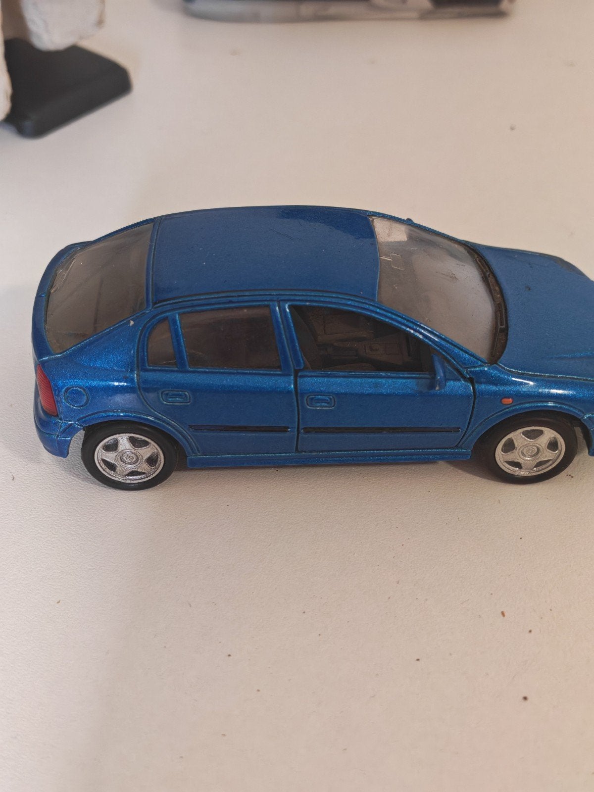 Miniature Opel Astra Notchback de la marque Welly, en bleu m, Achat, Bleu, Particulier, Astra