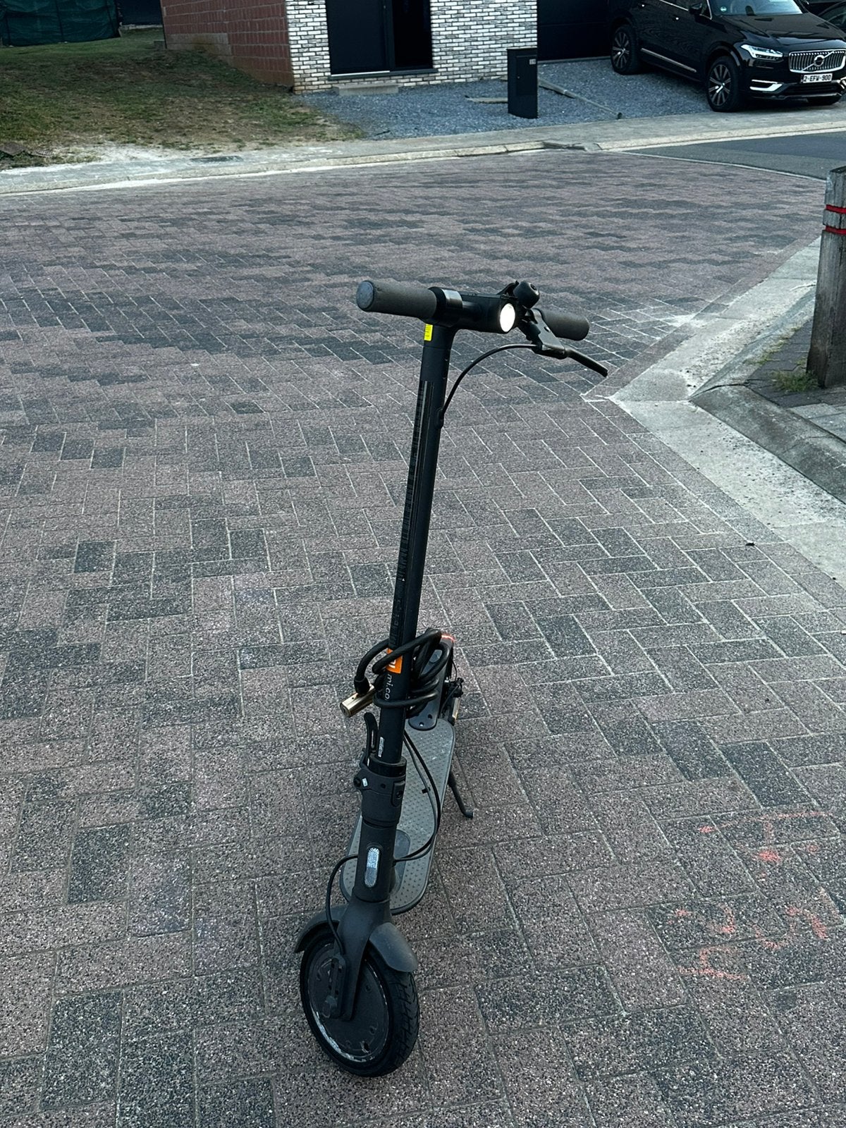 Xiaomi Mi Electric Scooter Essential + 2 nieuwe banden, Enlèvement, Comme neuf