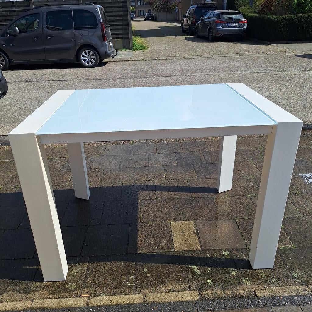 Hele mooie xooon bar tafel, Enlèvement