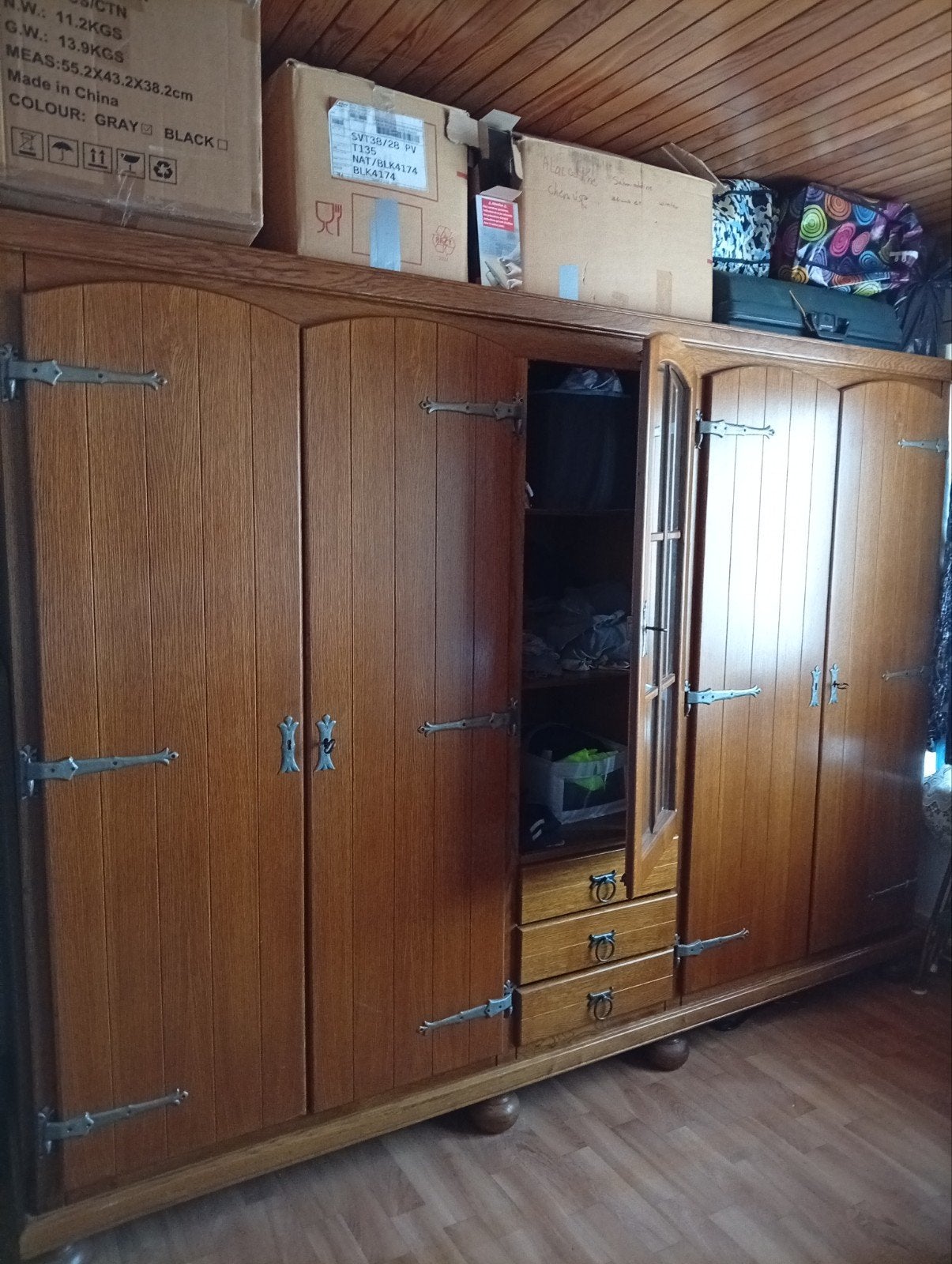 Mooie massieve eiken kleerkast te koop wegens verhuizing, Ophalen