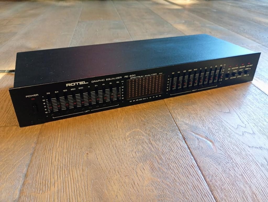ROTEL RE-830  Vintage Stereo Graphic Equalizer, Enlèvement ou Envoi, Comme neuf