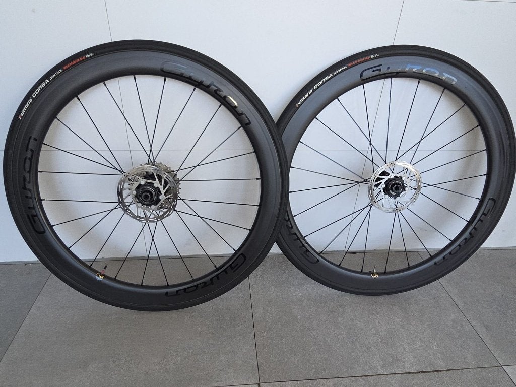 carbon wielset ceramische lagers disc als nieuw, Vélos & Vélomoteurs, Vélos Pièces, Enlèvement, Comme neuf, Racefiets, Carbone