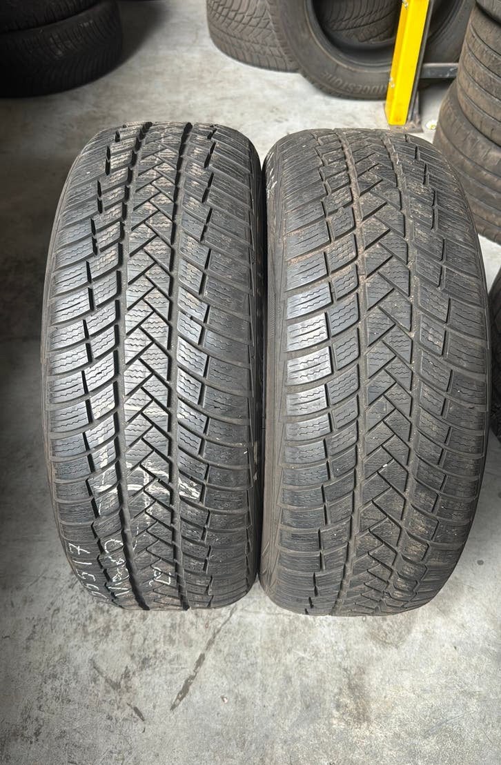 Pneus d'hiver 2055517 205/55/17 205/55R17 marque Vredeestein, Enlèvement