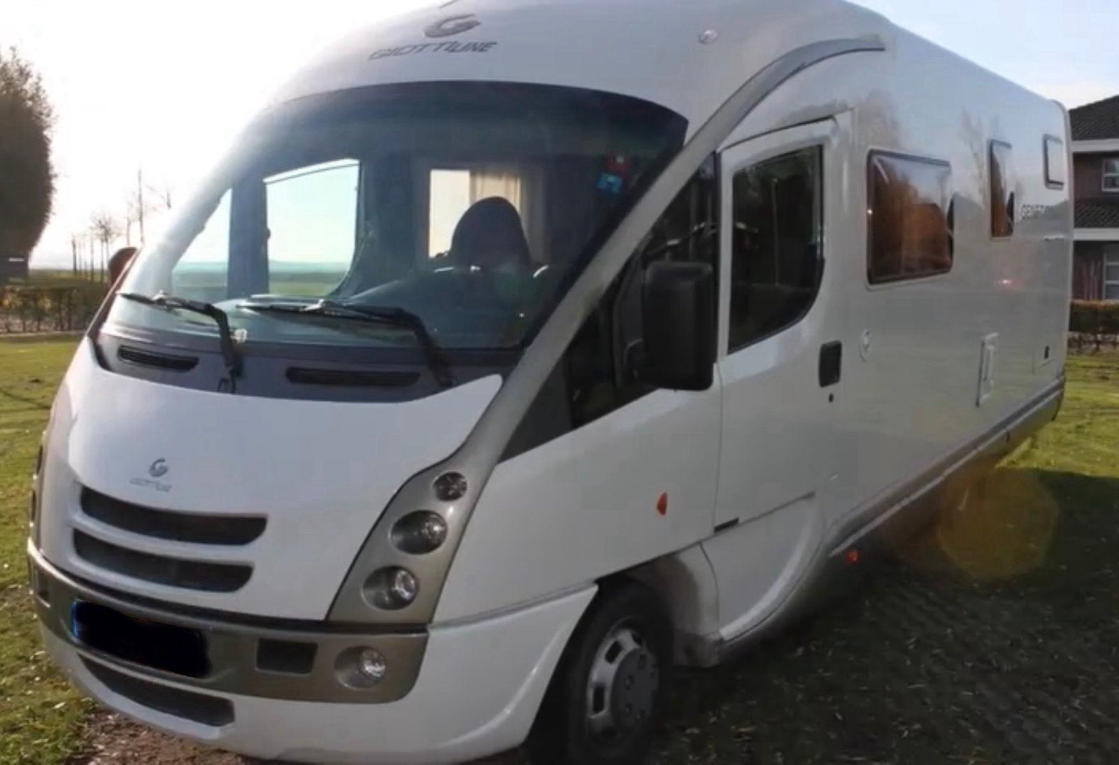 Camping-car, Iveco 3.0TD Giottiline K900 Genetics, Marchepied électrique, Boîte manuelle, Antidémarrage, Intégral
