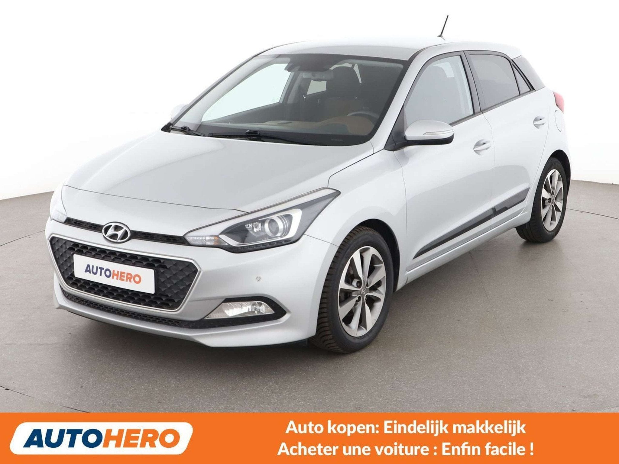 Hyundai i20 1.2 Trend blue (année de construction 2015), Autos, Argent ou Gris, Boîte manuelle, 1055 kg, Tissu