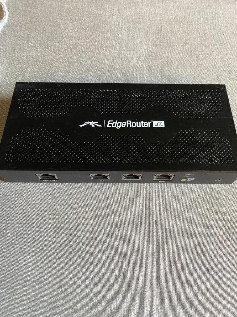 Ubiquiti EdgeRouter Lite (ERLite-3), Computers en Software, Routers en Modems, Gebruikt, Router, Ophalen of Verzenden