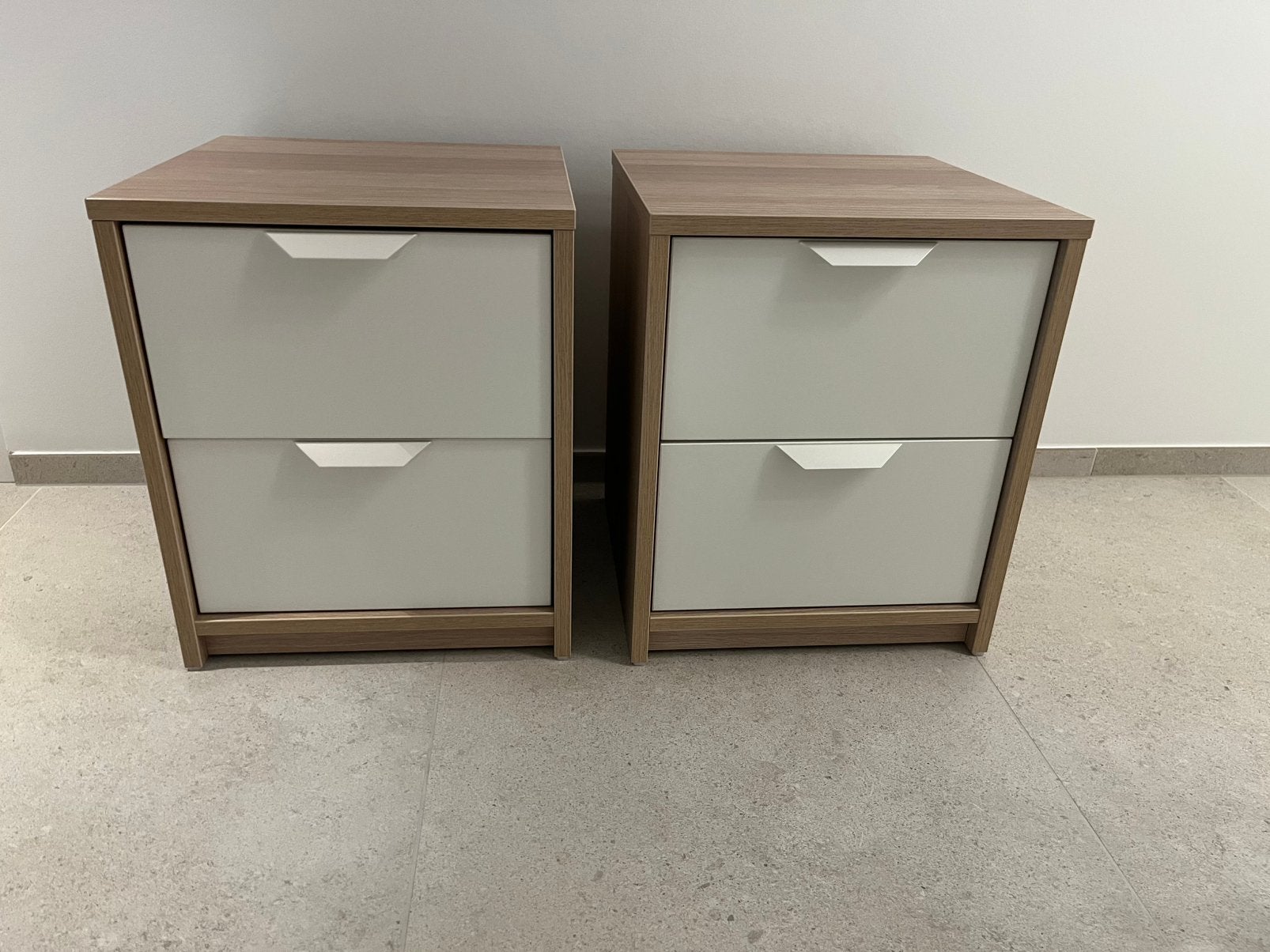 Nachtkastje, Huis en Inrichting, Slaapkamer | Nachtkastjes, Ophalen, Minder dan 45 cm, Zo goed als nieuw, Minder dan 55 cm