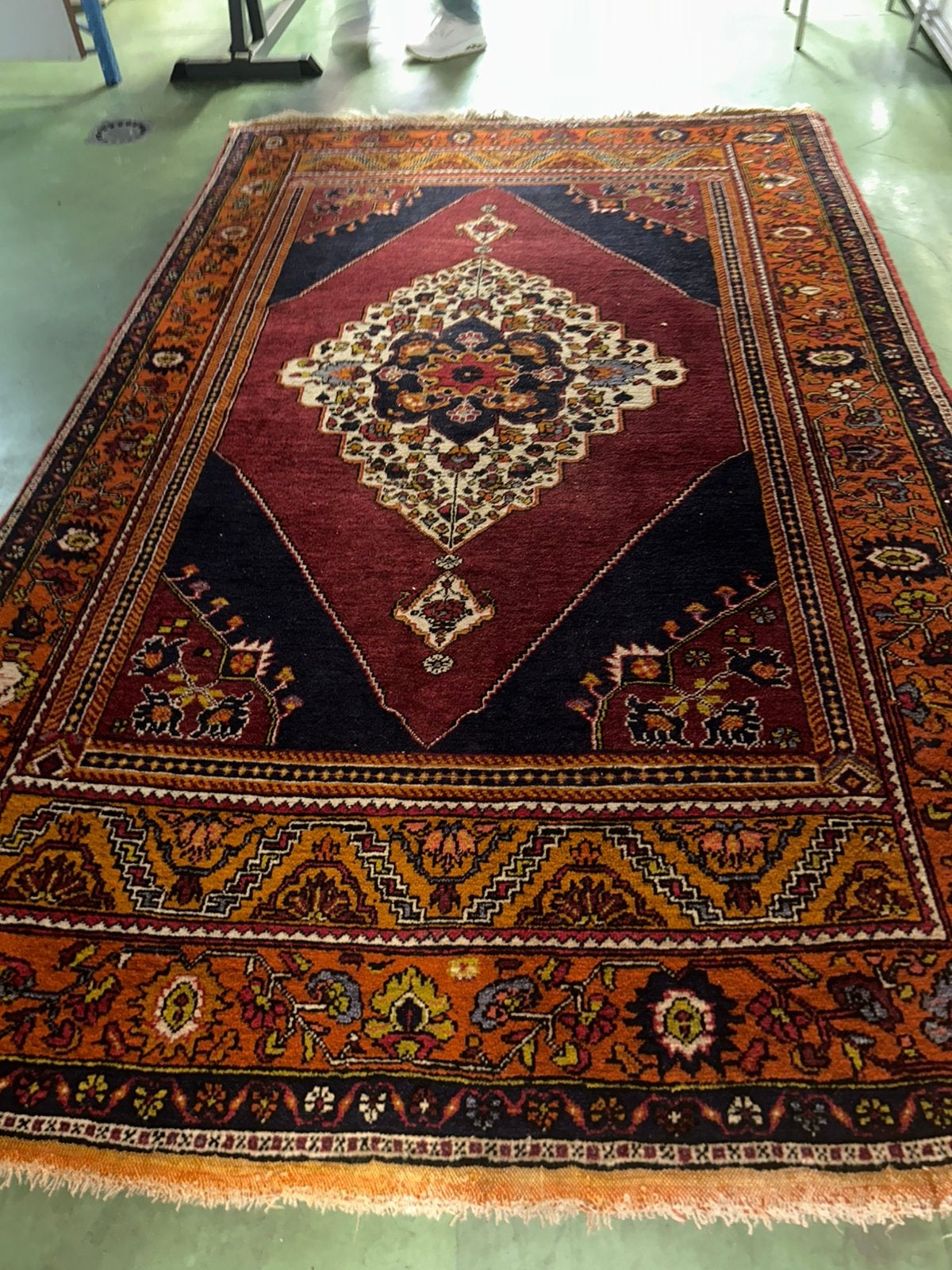 Magnifique tapis en laine d'origine turque vieux de 80 ans, Maison & Meubles, Ameublement | Tapis & Moquettes, Enlèvement, Comme neuf