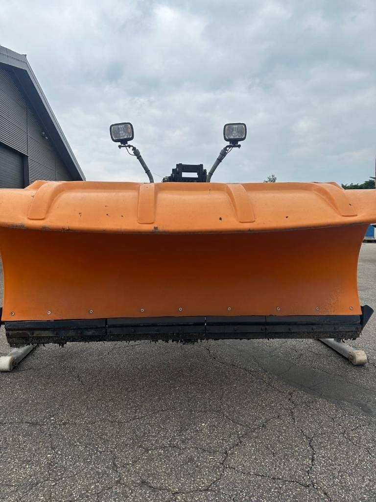 NIDO SNK 240 VPZ (bj 2003), Zakelijke goederen