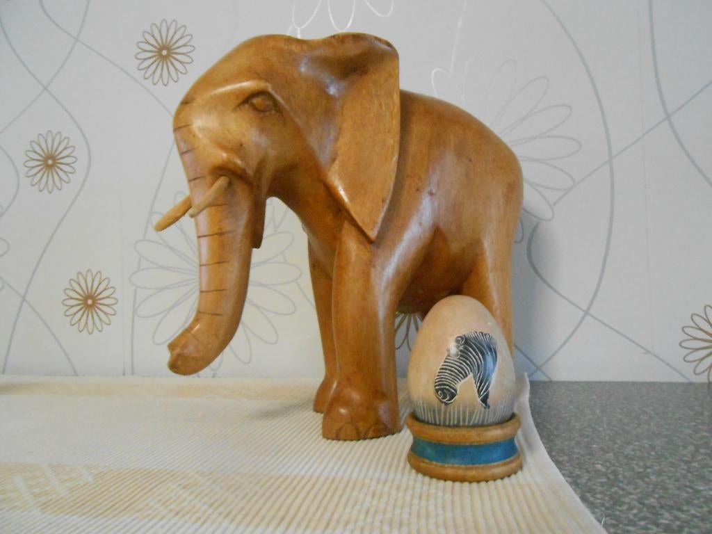 Beeld van een houten olifant, Antiek en Kunst, Ophalen of Verzenden, Zoogdier, 20 - 50 cm, Beeld