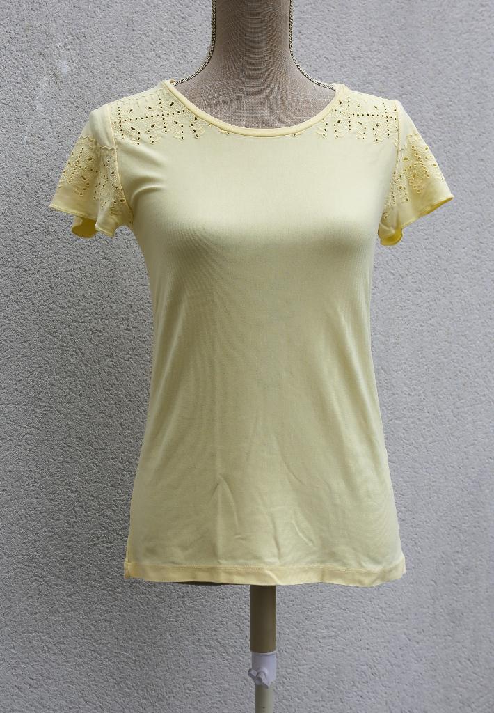 Madeleine T36 lichtgeel t-shirt, Kleding | Dames, T-shirts, Geel, Ophalen of Verzenden, Zo goed als nieuw, Madeleine