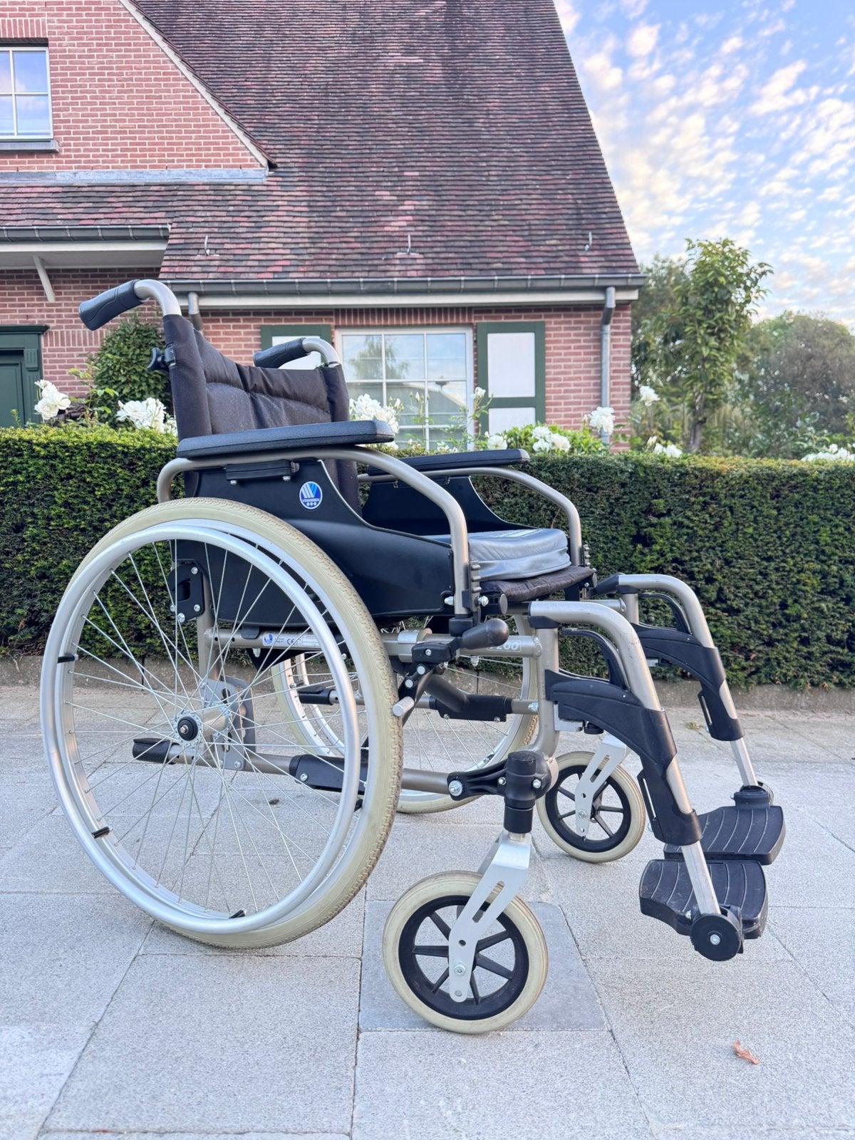 Vermeiren rolstoel V 200 Opvouwbaar Lichtgewicht Inklapbaar, Diversen, Ophalen of Verzenden, Inklapbaar, Zo goed als nieuw