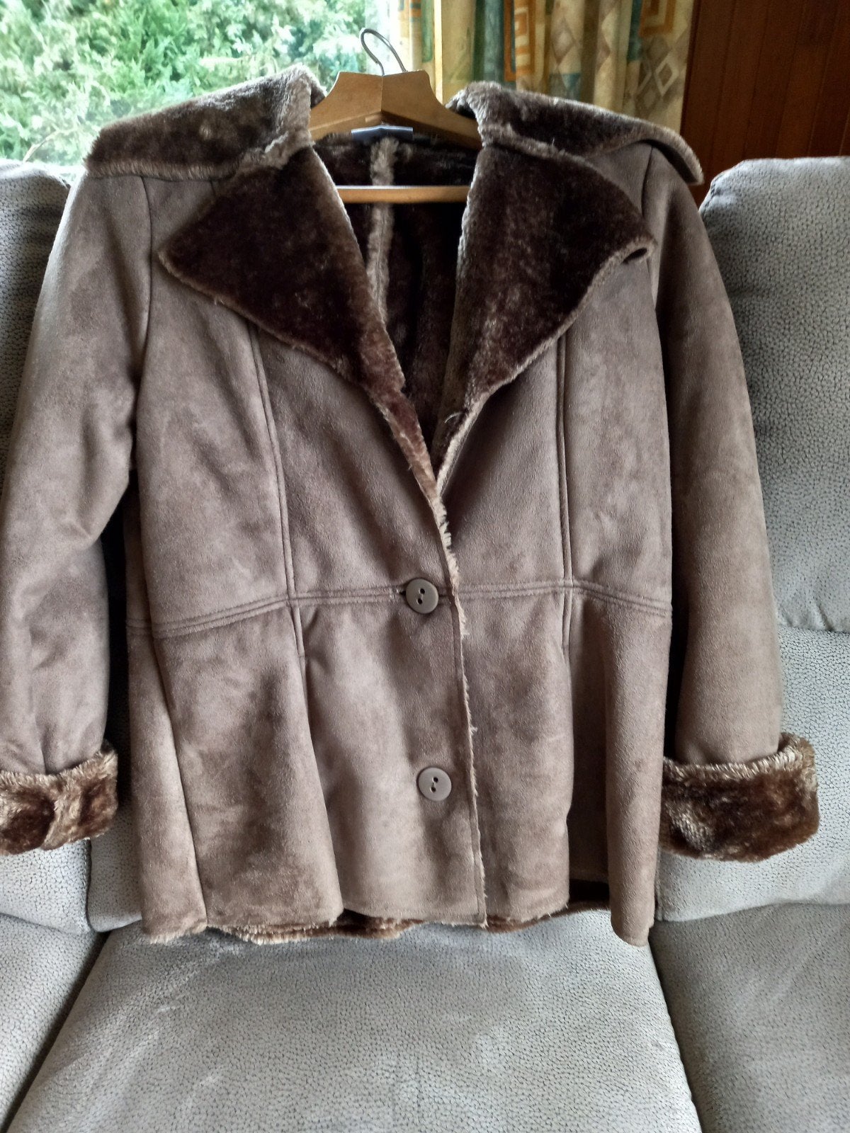 veste femme, en nubuck, jamais porté., Enlèvement ou Envoi, Neuf, Taille 38/40 (M), Brun