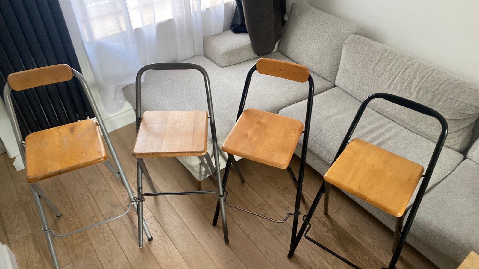 4 chaises hautes/tabourets de bar pliants 9€ pièce, Avec repose-pieds, 4 tabourets, Enlèvement, Utilisé