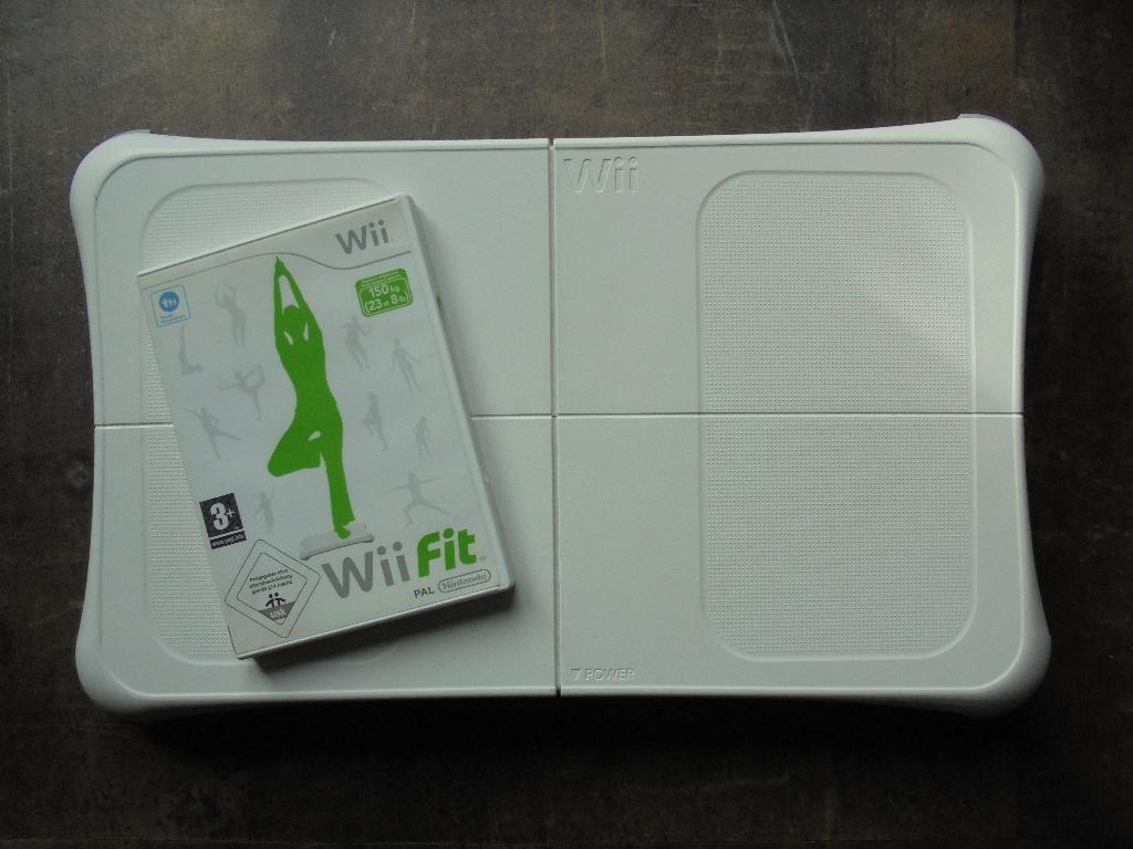 Wii Fit + Nintendo Balance Board voor Wii (zie foto's), Gebruikt, Verzenden, 1 speler, Vanaf 3 jaar