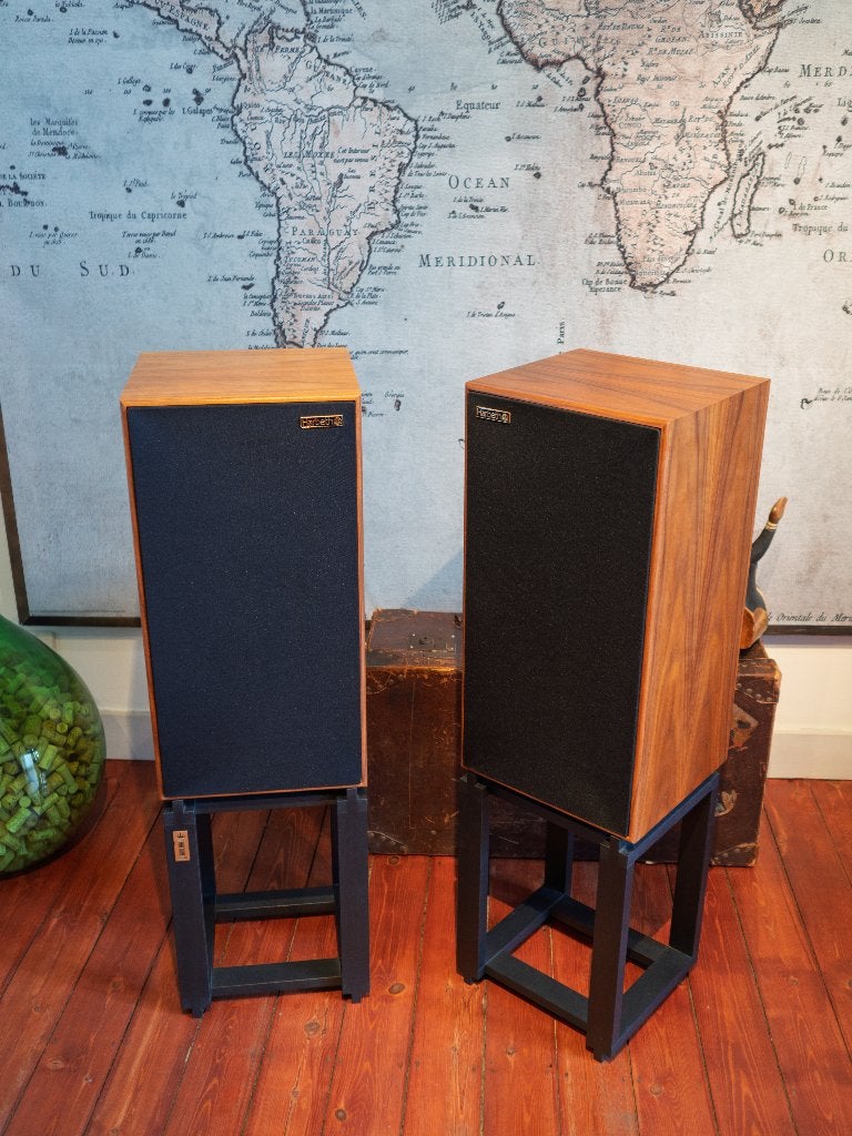 Harbeth Super HL5 Plus 40th Anniversary + pieds TonTräger, TV, Hi-fi & Vidéo, Bass-reflex, Enlèvement, Utilisé, Enceinte colonne