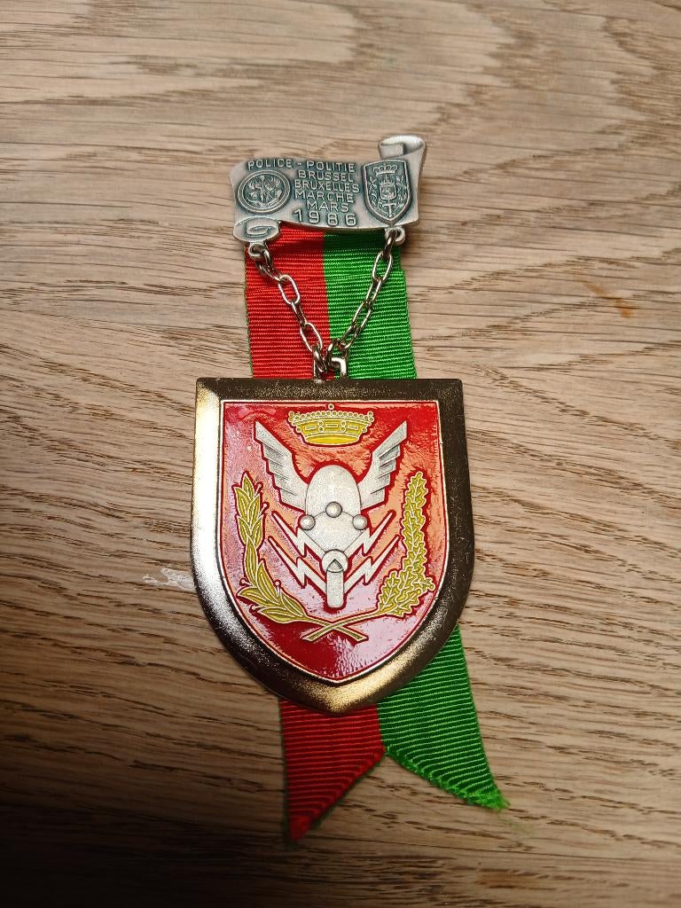 Medaille de la police de Bruxelles 1986 Motards, Envoi, Autres, Ruban, Médaille ou Ailes