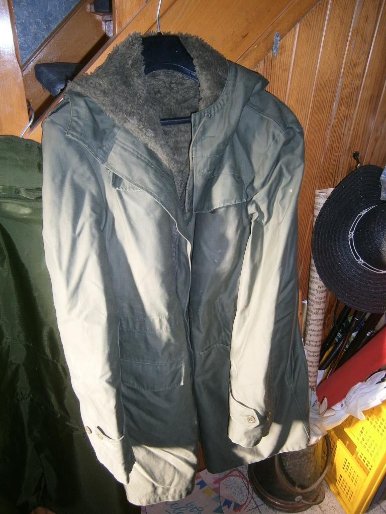 Parka militaire, Enlèvement
