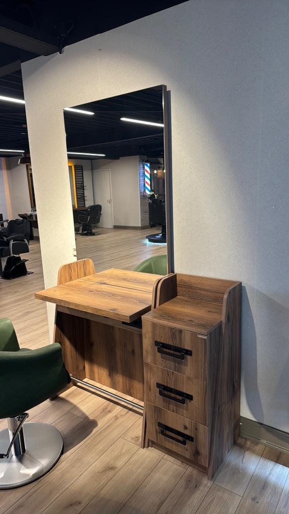 Nieuw showroommodel kaptafel knipspiegel kastje bijzetkast, Ophalen of Verzenden, Nieuw