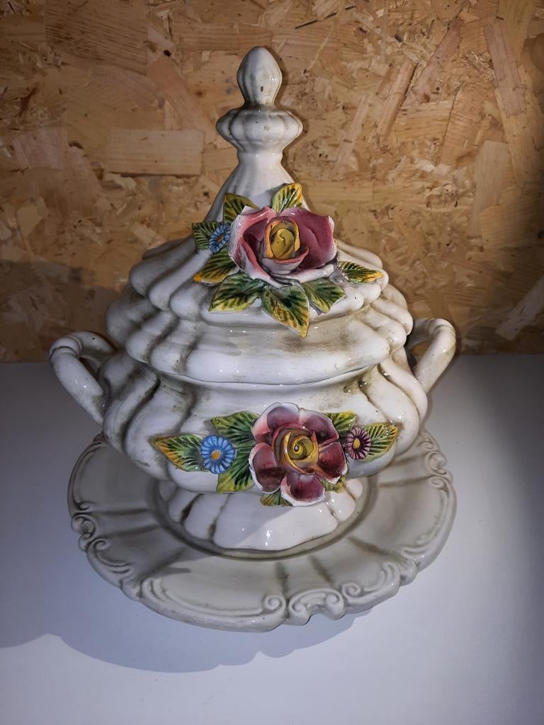 Ancienne soupière, Enlèvement ou Envoi