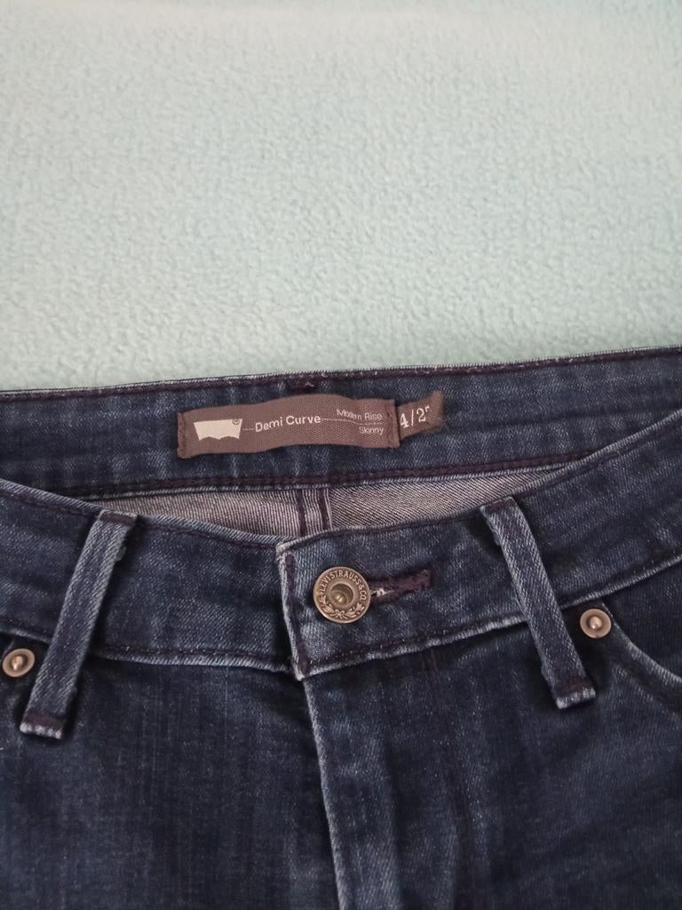 Levi's Jeans RedTab DemiCurve modernrise Mt27 taille 82nieuw, Levi's Jeans, Blauw, Nieuw, Ophalen of Verzenden