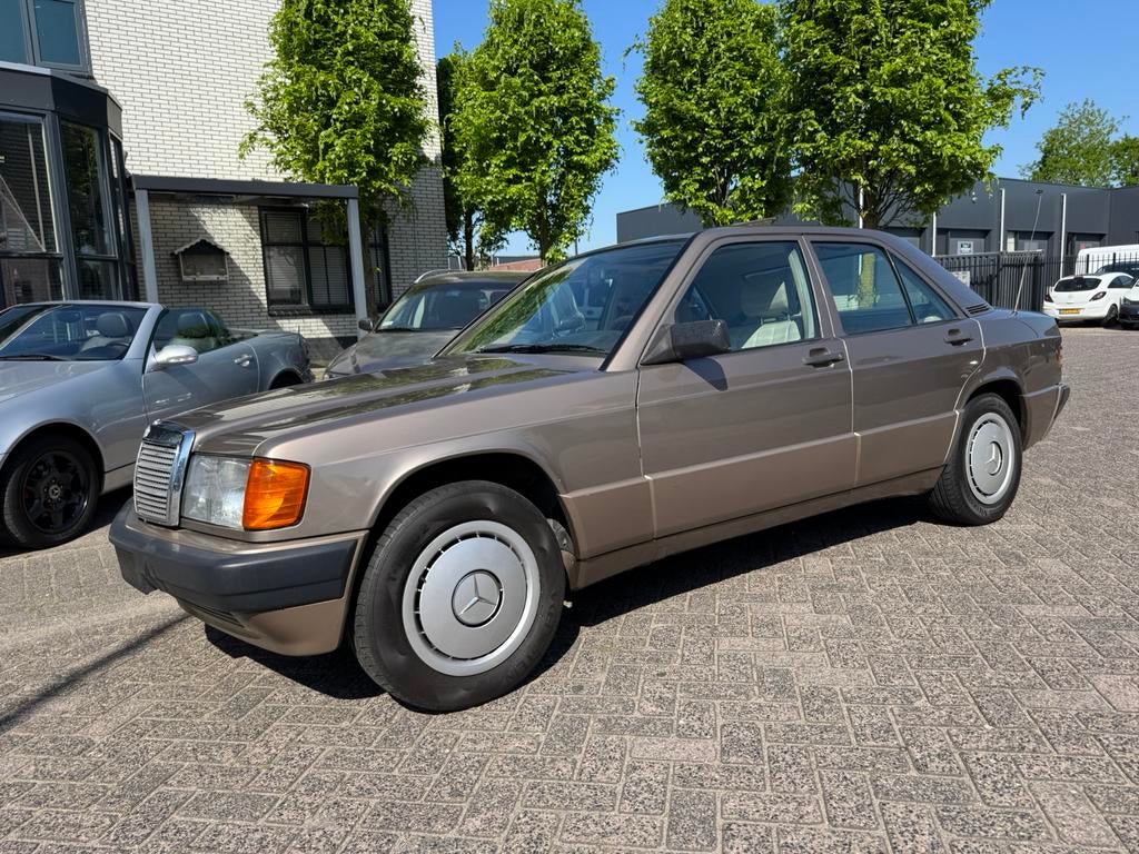 Mercedes 190 E 2.0 Automaat 1988, Auto's, Automaat, 4 deurs, Stof, Bruin