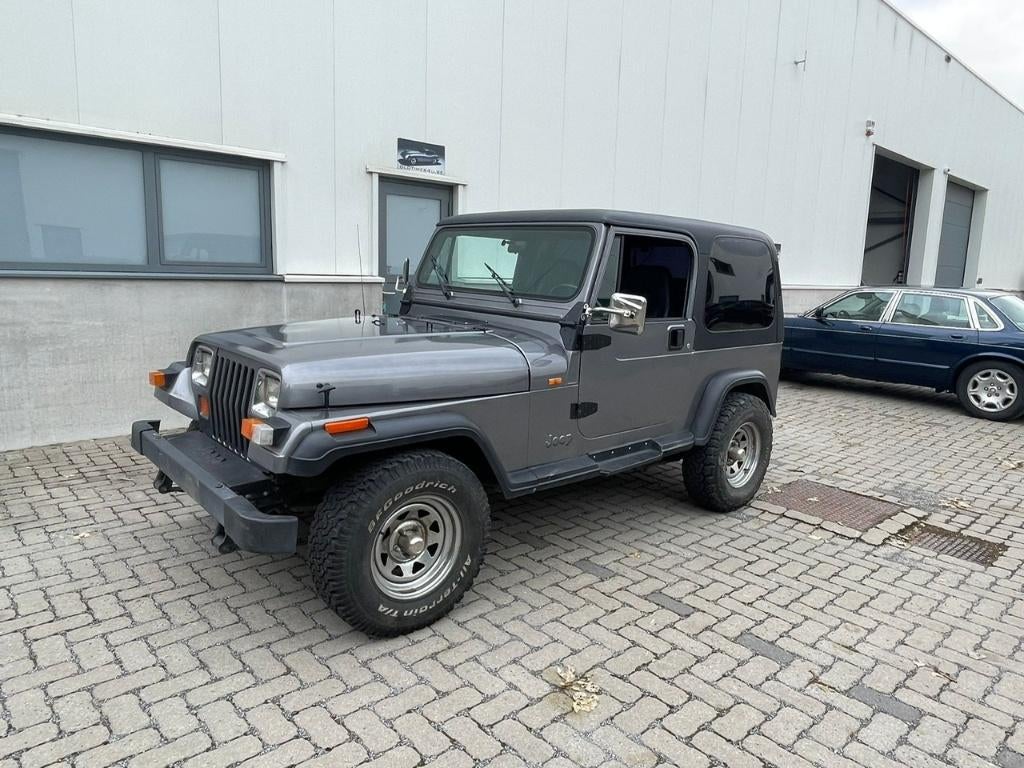 Jeep Wrangler 2500 roestvrij oldtimer, foto 4