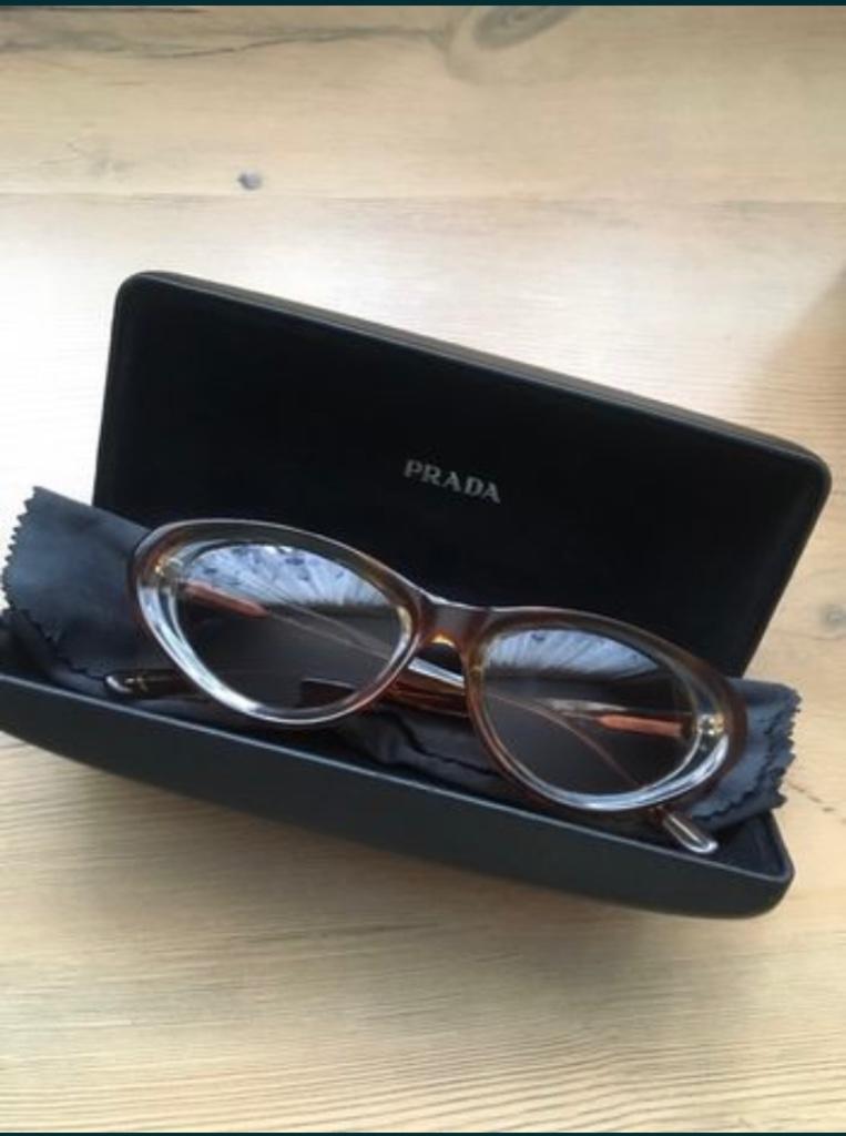PRADA zonnebril vintage, Handtassen en Accessoires, Zonnebril, Ophalen of Verzenden, Zo goed als nieuw, Prada