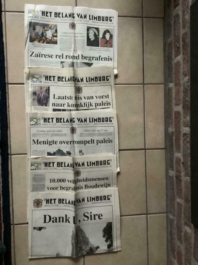 Kranten: overlijden en begrafenis koning Boudewijn., Verzamelen, Ophalen of Verzenden