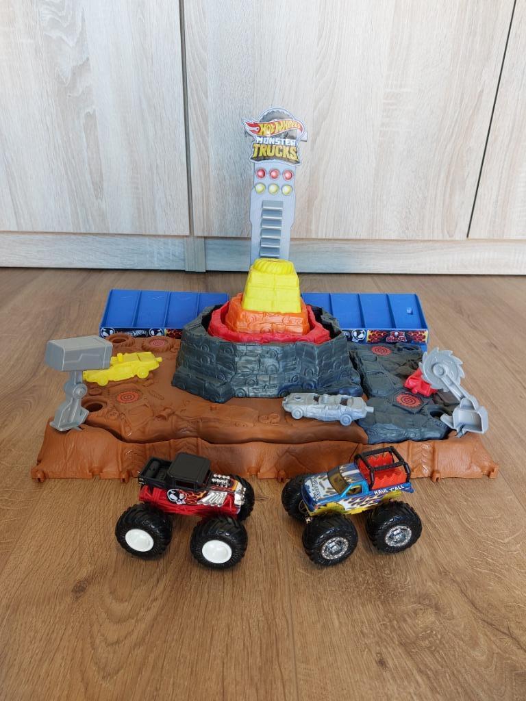 Hot Wheels Monster Trucks Arena Bone Shaker, Kinderen en Baby's, Speelgoed | Racebanen, Zo goed als nieuw, Racebaan, Hot Wheels