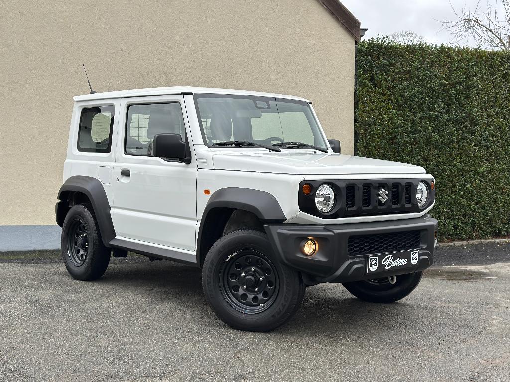 Suzuki Jimny 1.5 Euro 6d Airco Zetelverwarming Trekhaak, Auto's, Suzuki, 4 cilinders, Wit, Handgeschakeld, Vierwielaandrijving