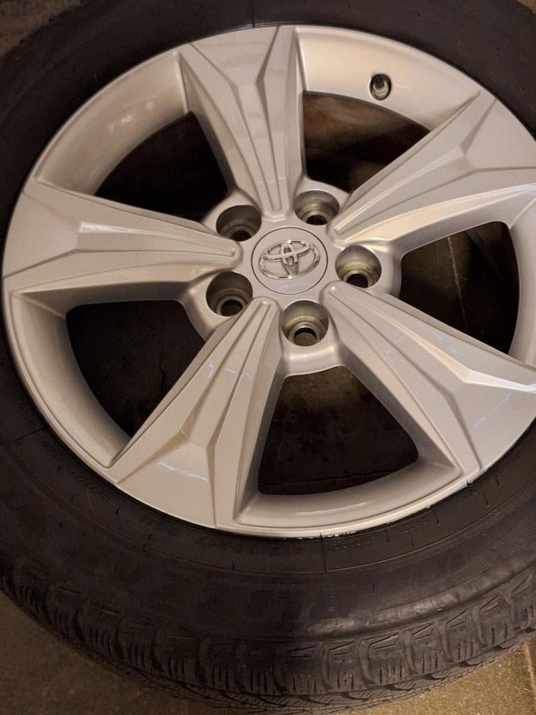 PNEUS HIVER Bridgestone 215/60R17 96H jantes alu TOYOTA, Véhicule de tourisme, Enlèvement, Utilisé, Pneus hiver