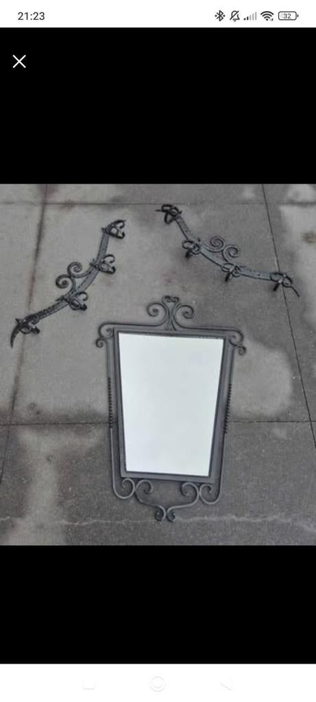Lot; Miroir en fer forgé avec deux portes manteaux, Ophalen, Gebruikt