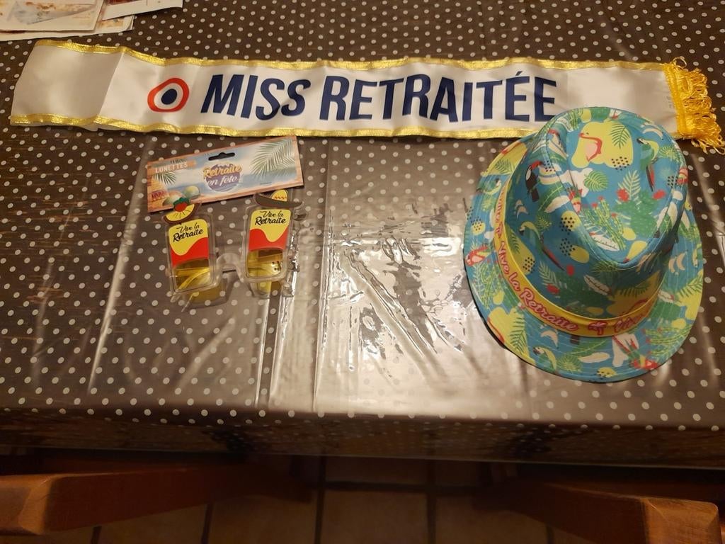 Kit pour fête retraitée, Ophalen, Zo goed als nieuw