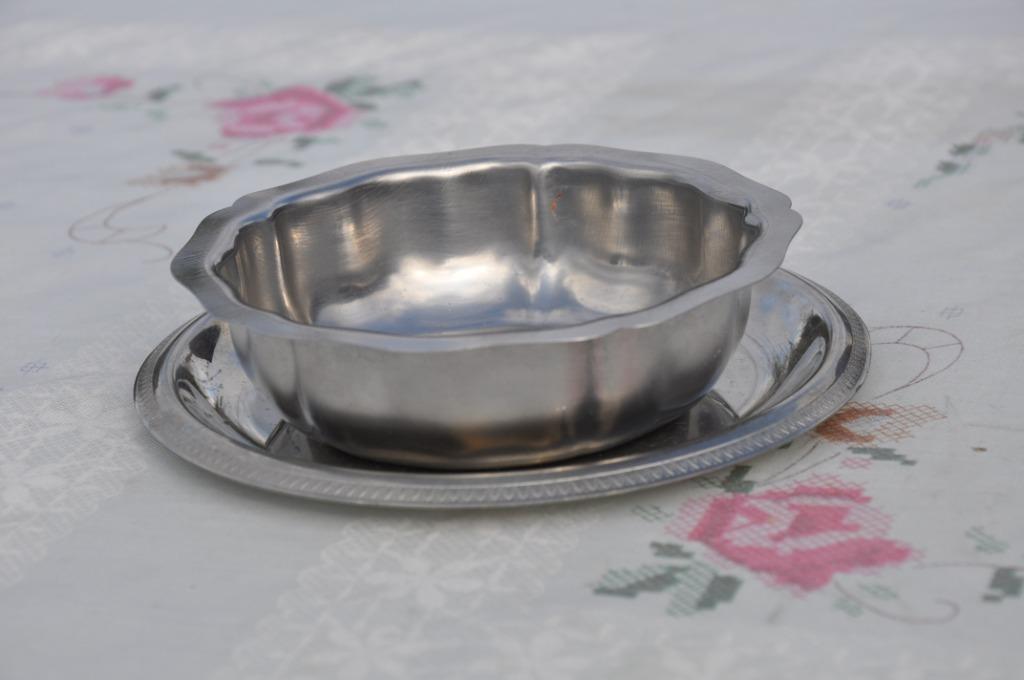 2 petits plat en inox rond plat et creux (6), Maison & Meubles, Enlèvement ou Envoi, Utilisé, Autres matériaux, Autres types