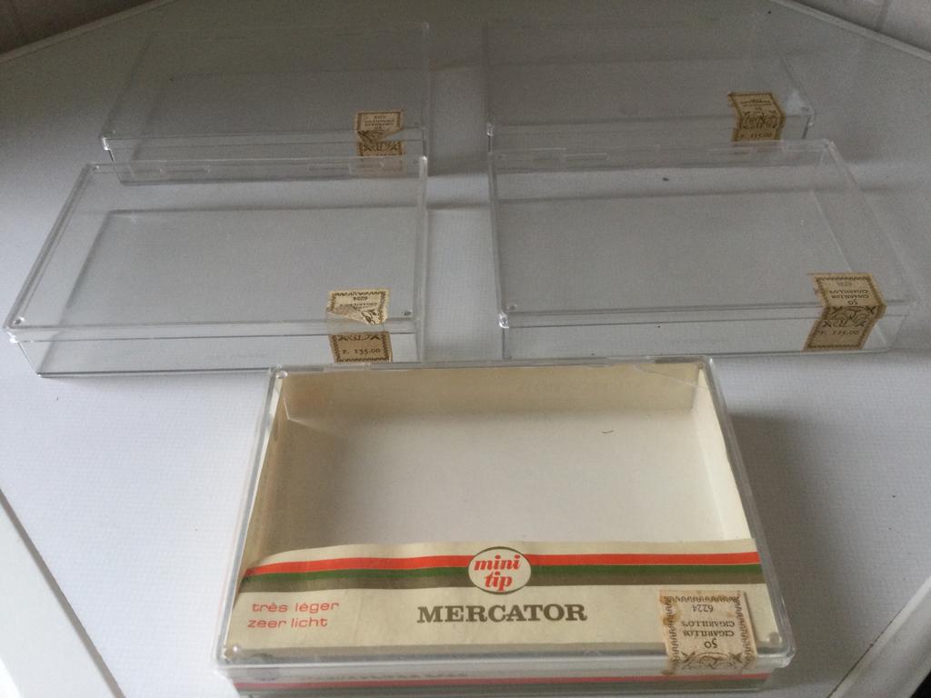 5 plastieken sigarendozen - Mercator mini tip, Verzamelen, Ophalen of Verzenden, Zo goed als nieuw