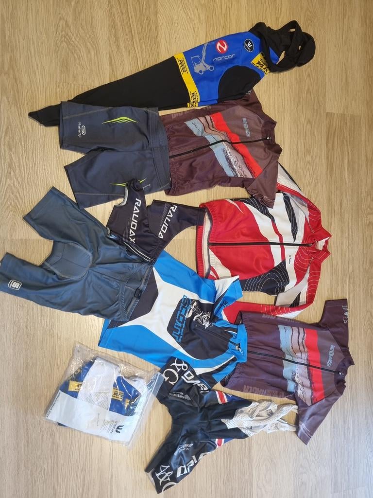 Pakket koerskledij, wielrennerskledij maat 128, en nieuwe st, Ophalen of Verzenden