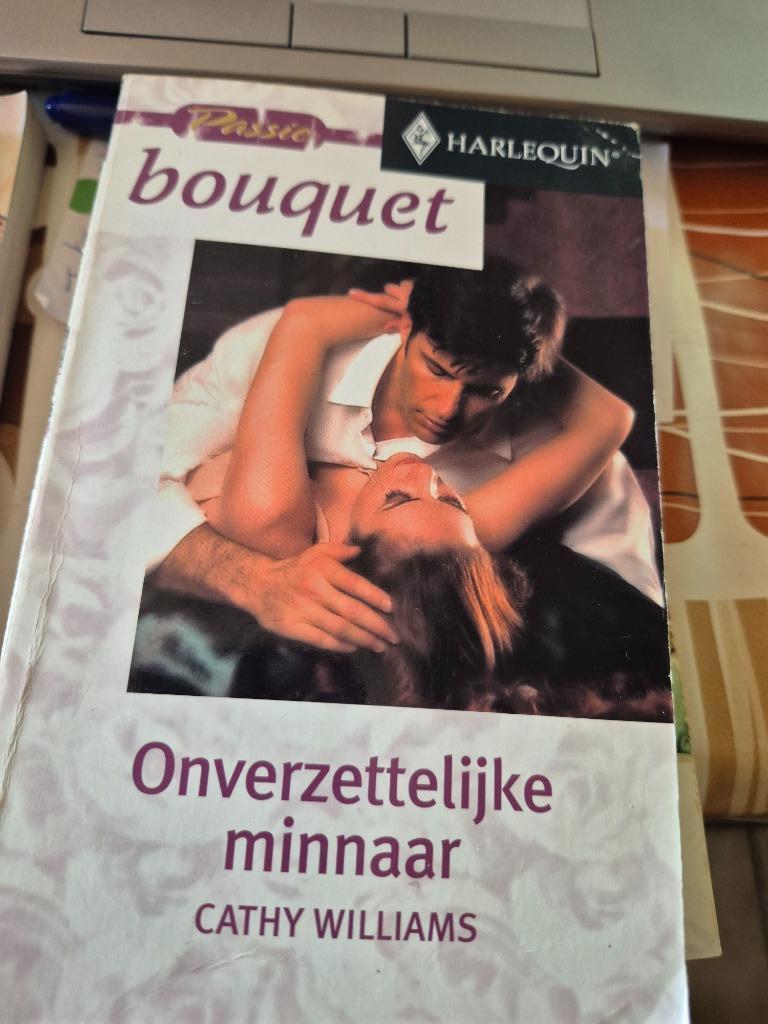Harlequin Bouquet - stationsroman, Boeken, Ophalen of Verzenden, Gelezen