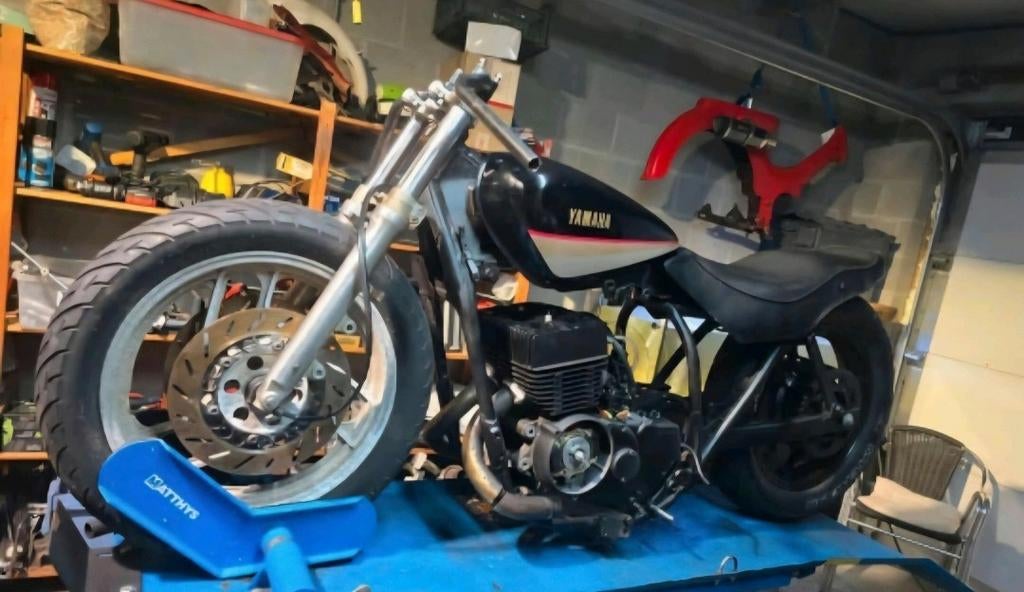 Yamaha rd 125  cc cafe racer project
