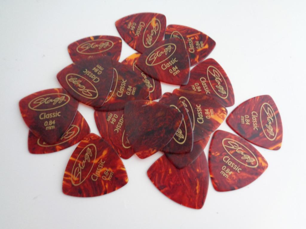 Médiators Stagg Classic 0,84 mm 3,2  X 3,2 cm. 20 pièces, Musique & Instruments, Instruments | Accessoires, Enlèvement ou Envoi